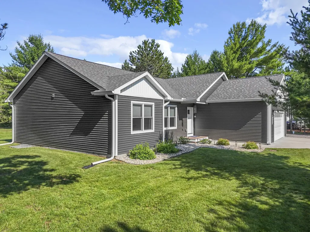 1906 Old Cabin Drive Green Lake Township MI 49643