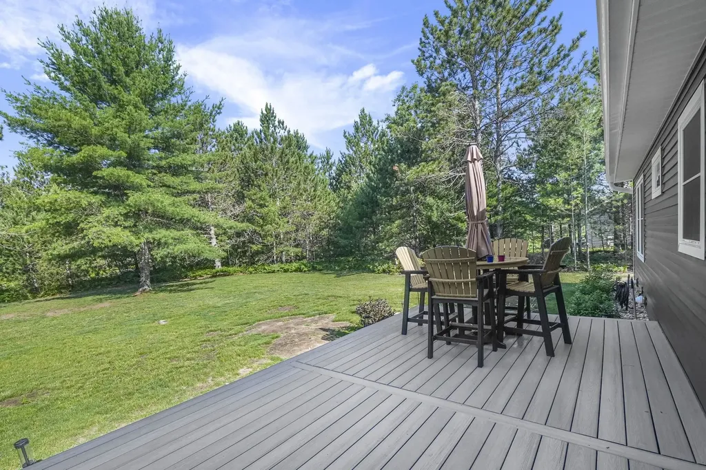 1906 Old Cabin Drive Green Lake Township MI 49643
