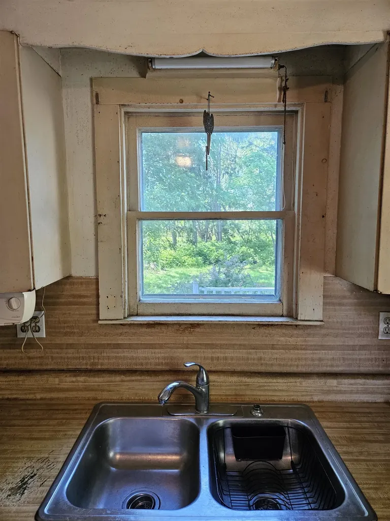 905 W Seventh Street Traverse City City MI 49684