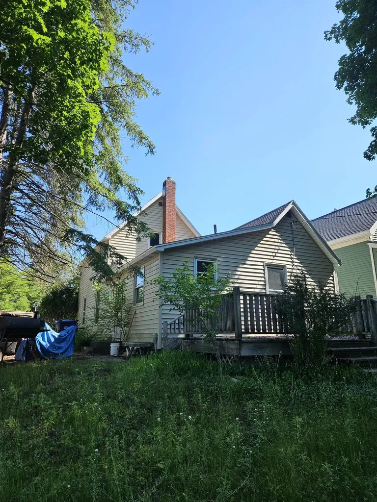 905 W Seventh Street Traverse City City MI 49684