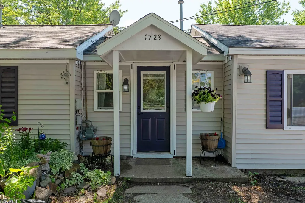 1723 W Division Street Cadillac City MI 49601