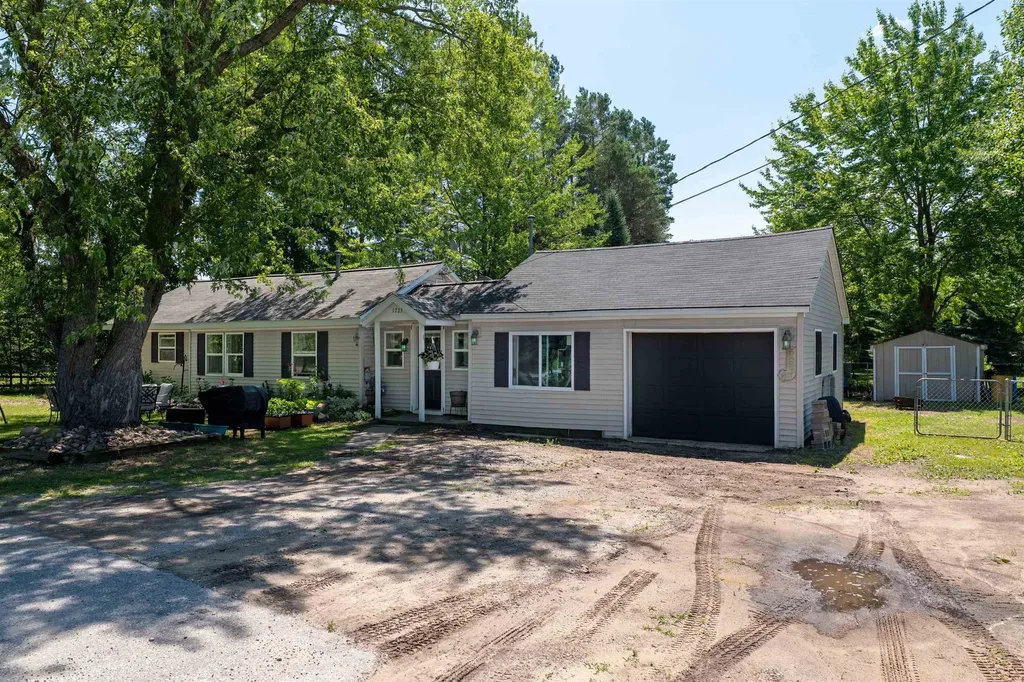 1723 W Division Street Cadillac City MI 49601