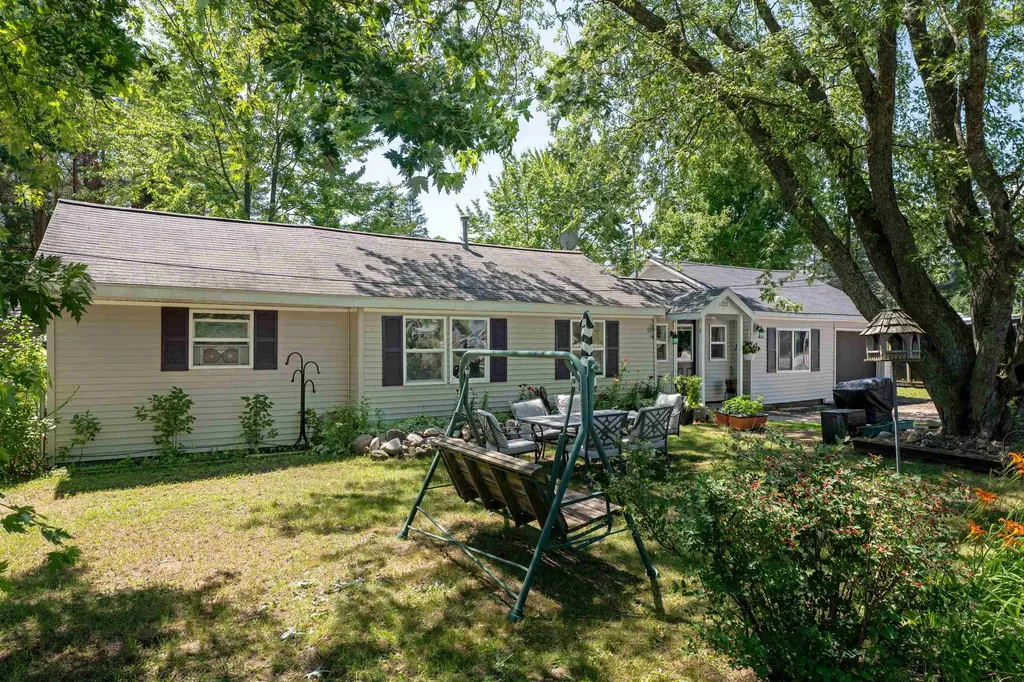 1723 W Division Street Cadillac City MI 49601