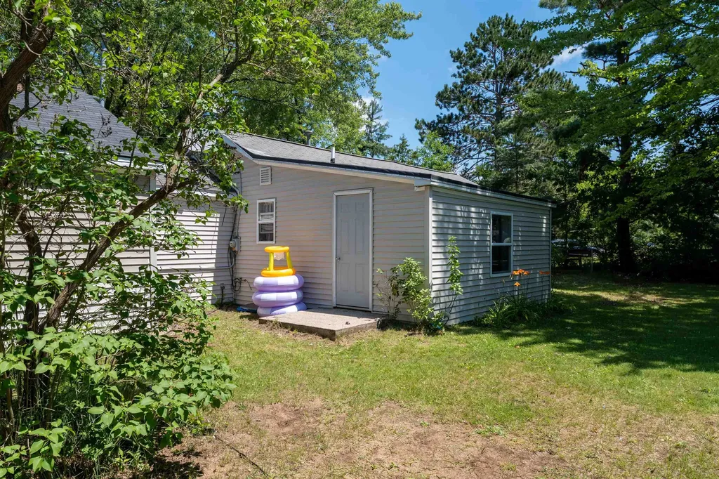 1723 W Division Street Cadillac City MI 49601