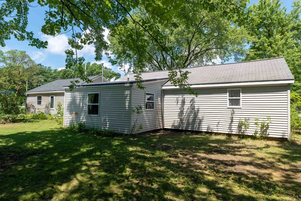 1723 W Division Street Cadillac City MI 49601