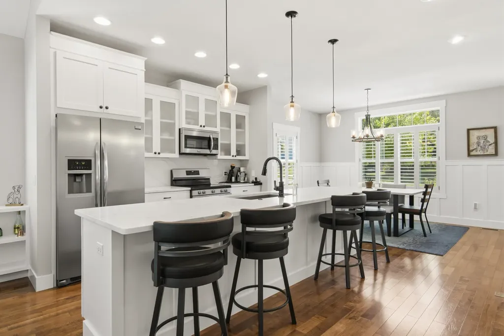 10713 Shrewbury Street Traverse City City MI 49684