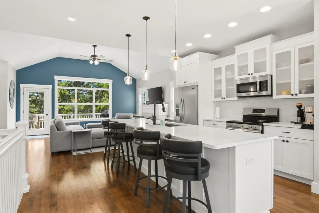 10713 Shrewbury Street Traverse City City MI 49684