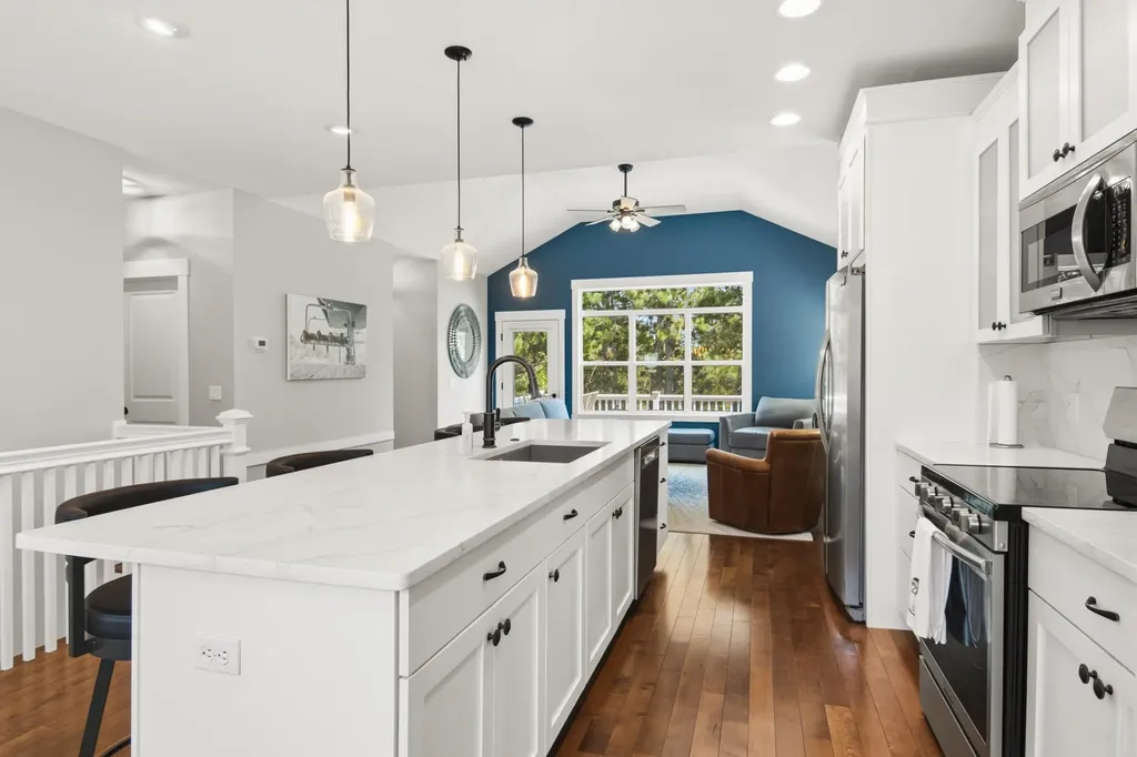 10713 Shrewbury Street Traverse City City MI 49684