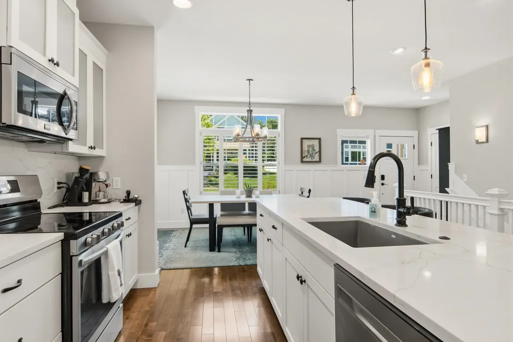 10713 Shrewbury Street Traverse City City MI 49684