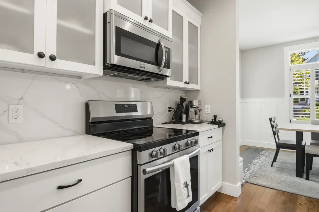 10713 Shrewbury Street Traverse City City MI 49684