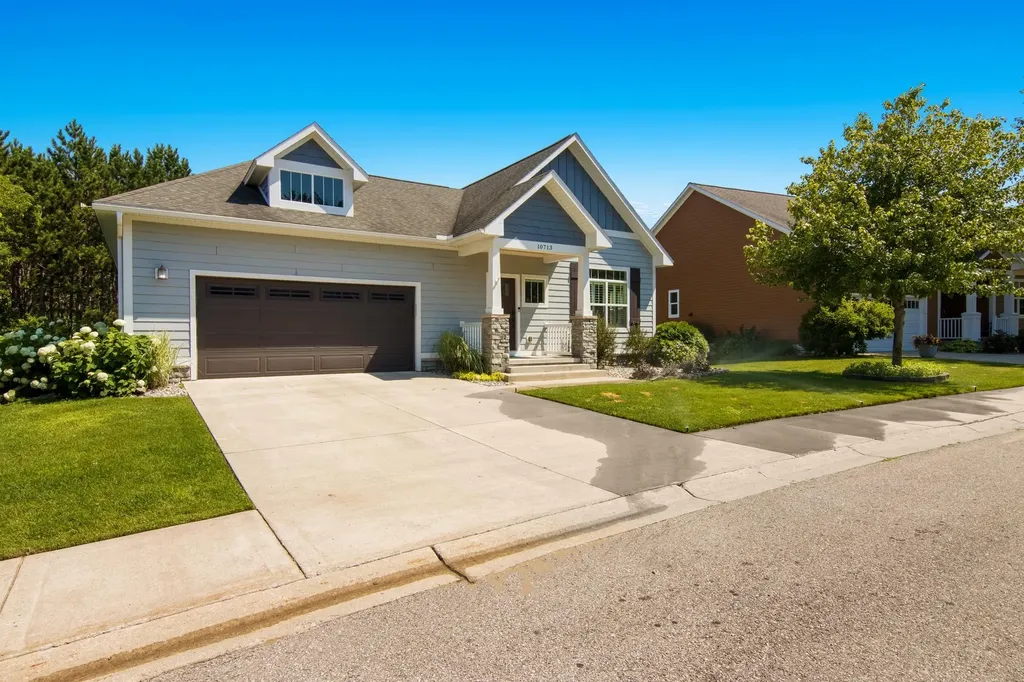 10713 Shrewbury Street Traverse City City MI 49684