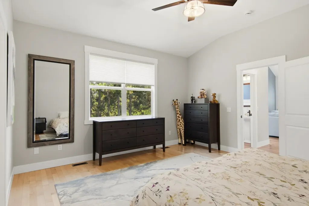10713 Shrewbury Street Traverse City City MI 49684