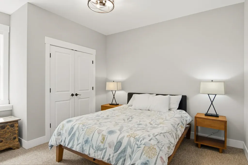 10713 Shrewbury Street Traverse City City MI 49684