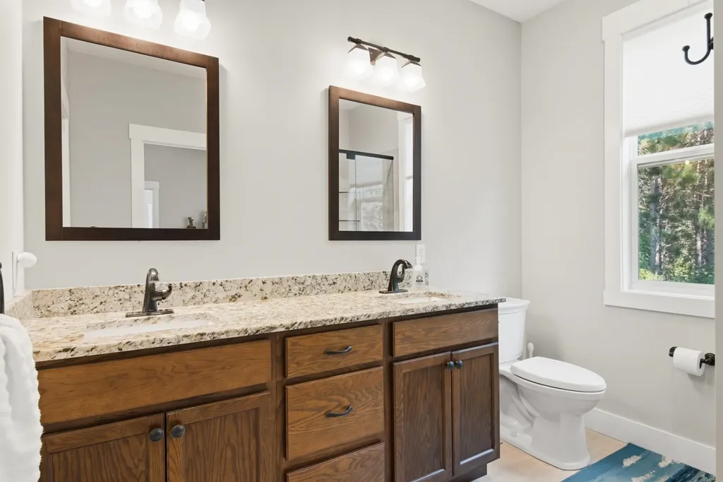 10713 Shrewbury Street Traverse City City MI 49684