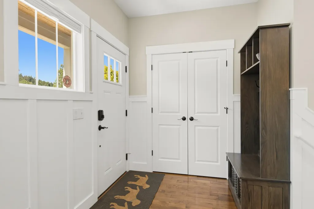 10713 Shrewbury Street Traverse City City MI 49684