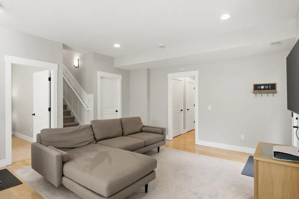 10713 Shrewbury Street Traverse City City MI 49684
