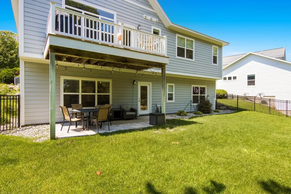 10713 Shrewbury Street Traverse City City MI 49684