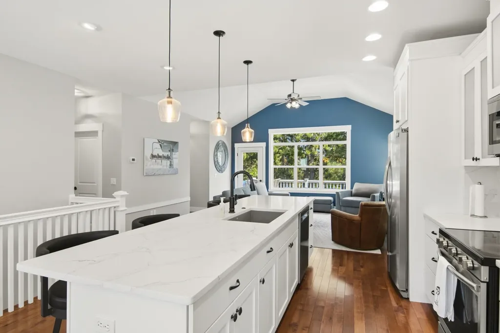 10713 Shrewbury Street Traverse City City MI 49684