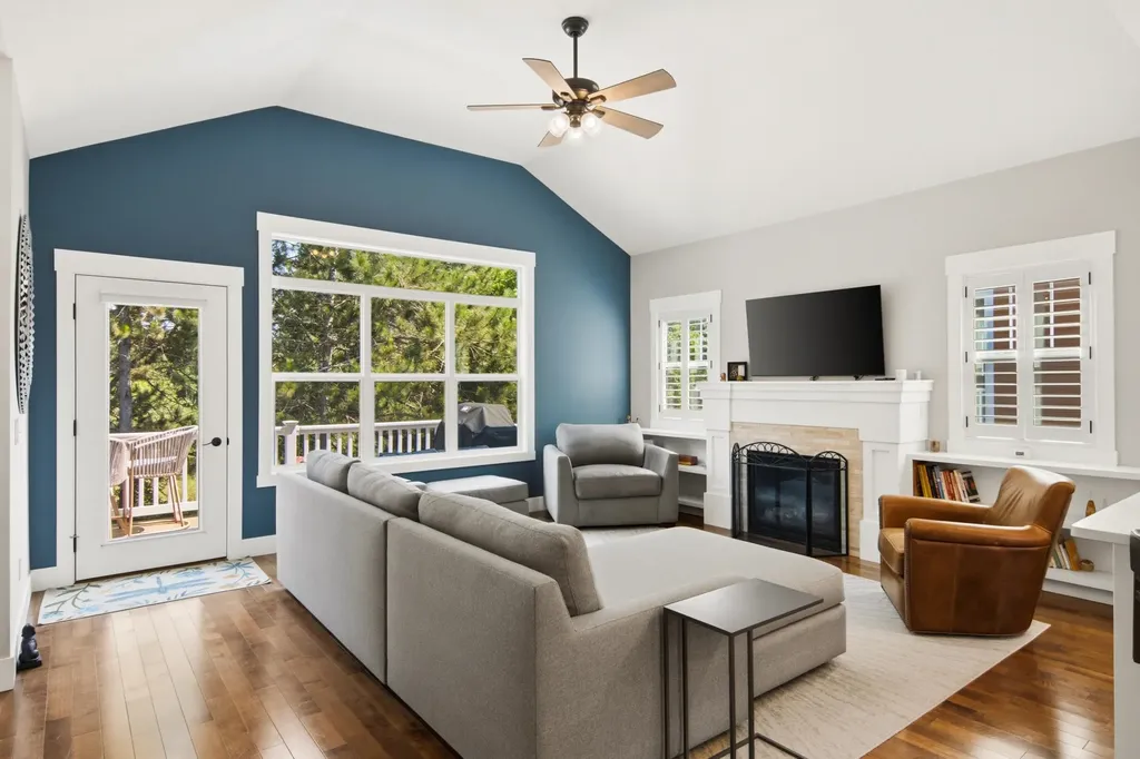 10713 Shrewbury Street Traverse City City MI 49684