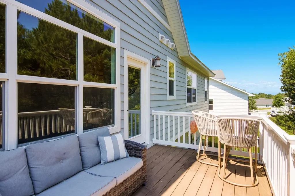 10713 Shrewbury Street Traverse City City MI 49684