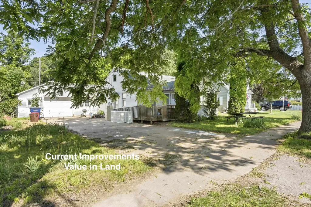 408 S Main Street Leland Township MI 49654