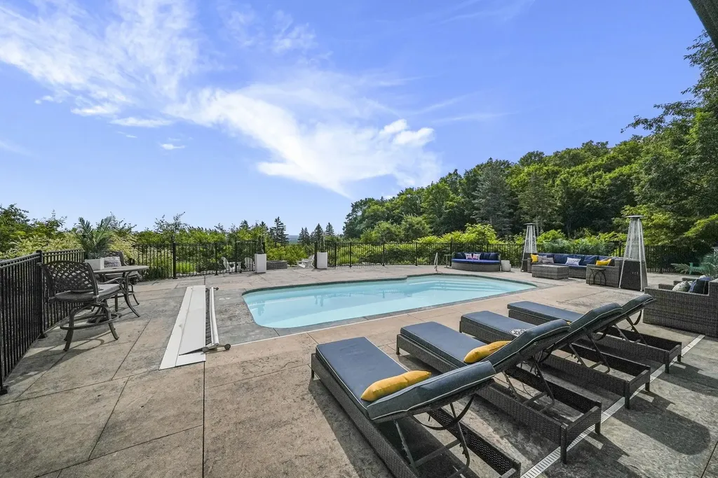 5062 Grayhawk Boulevard Garfield Charter Township MI 49684