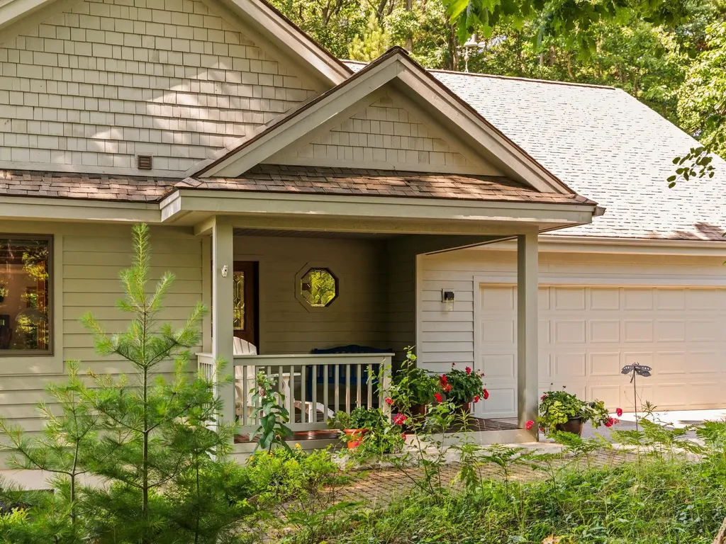 422 Timber Crest Drive Traverse City City MI 49686