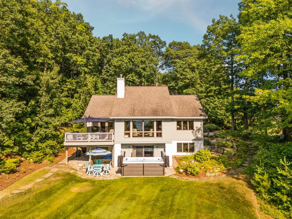 422 Timber Crest Drive Traverse City City MI 49686