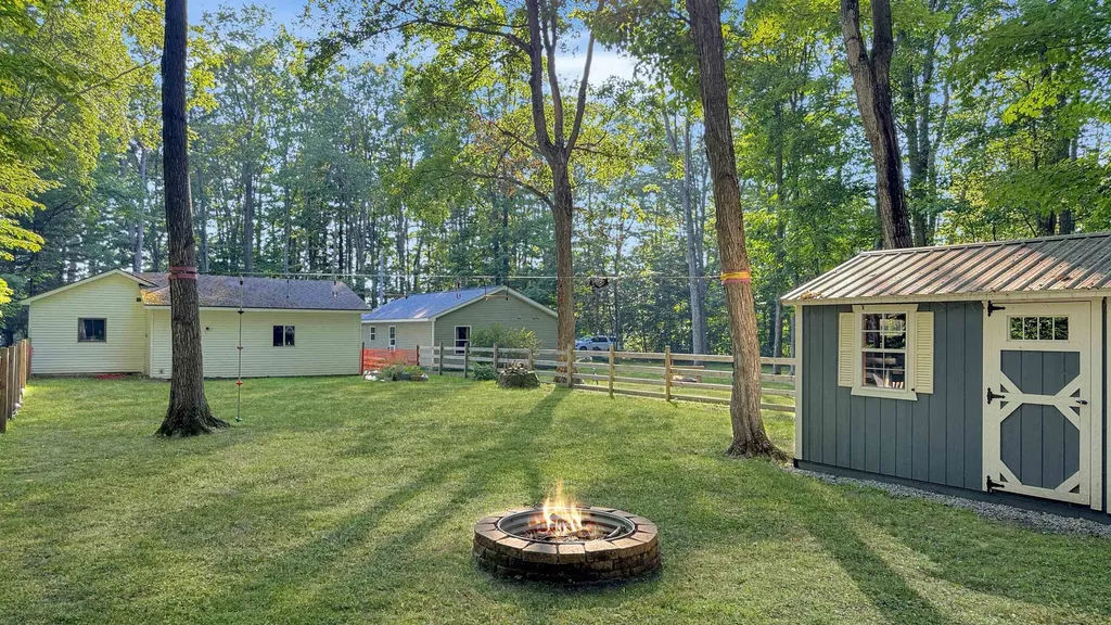 2599 Pleasant Lake Shore Drive Selma Township MI 49601