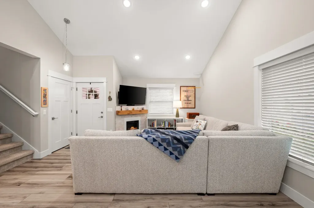 9232 S Flaska Drive Solon Township MI 49621