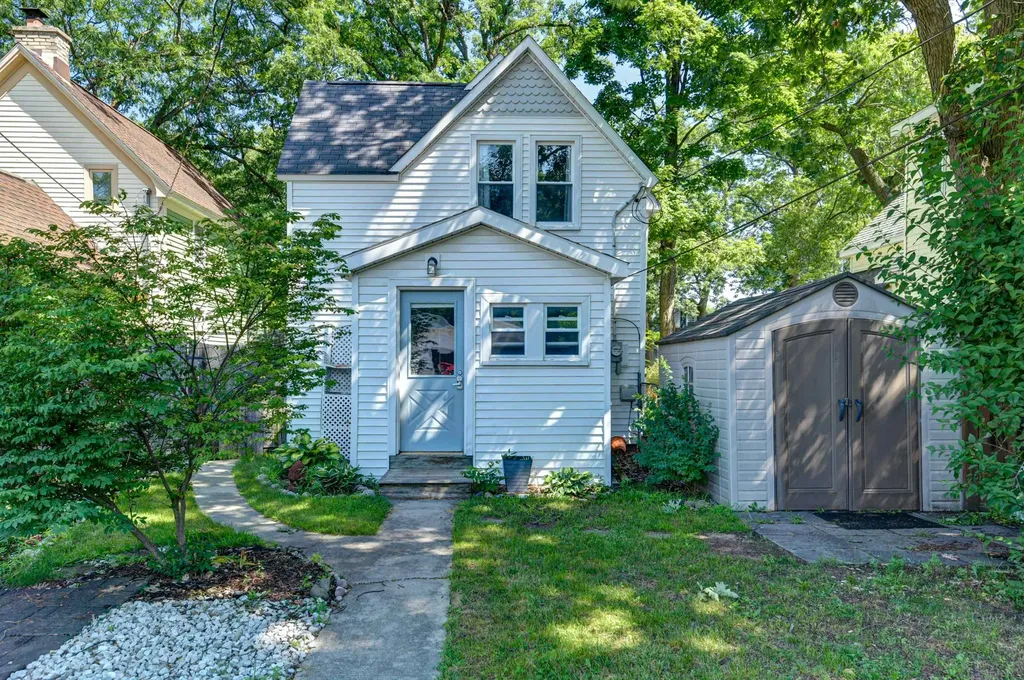 1006 Lincoln Street Traverse City City MI 49686