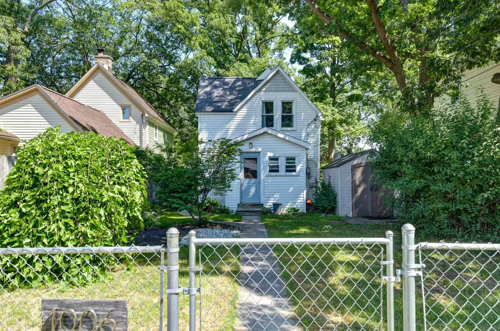 1006 Lincoln Street Traverse City City MI 49686