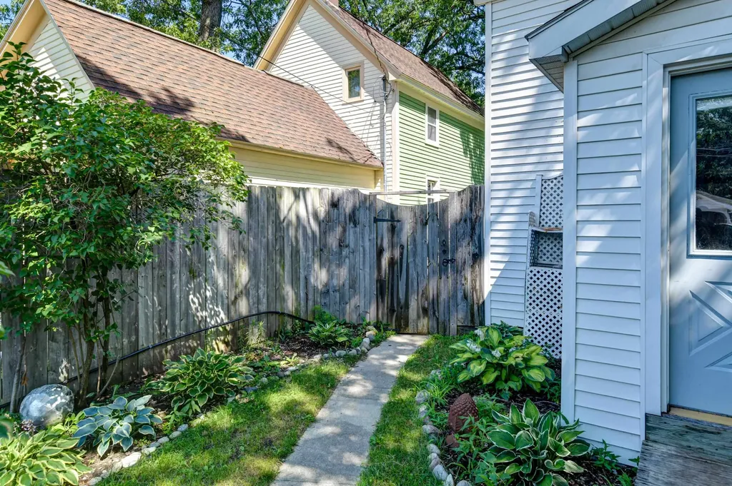 1006 Lincoln Street Traverse City City MI 49686