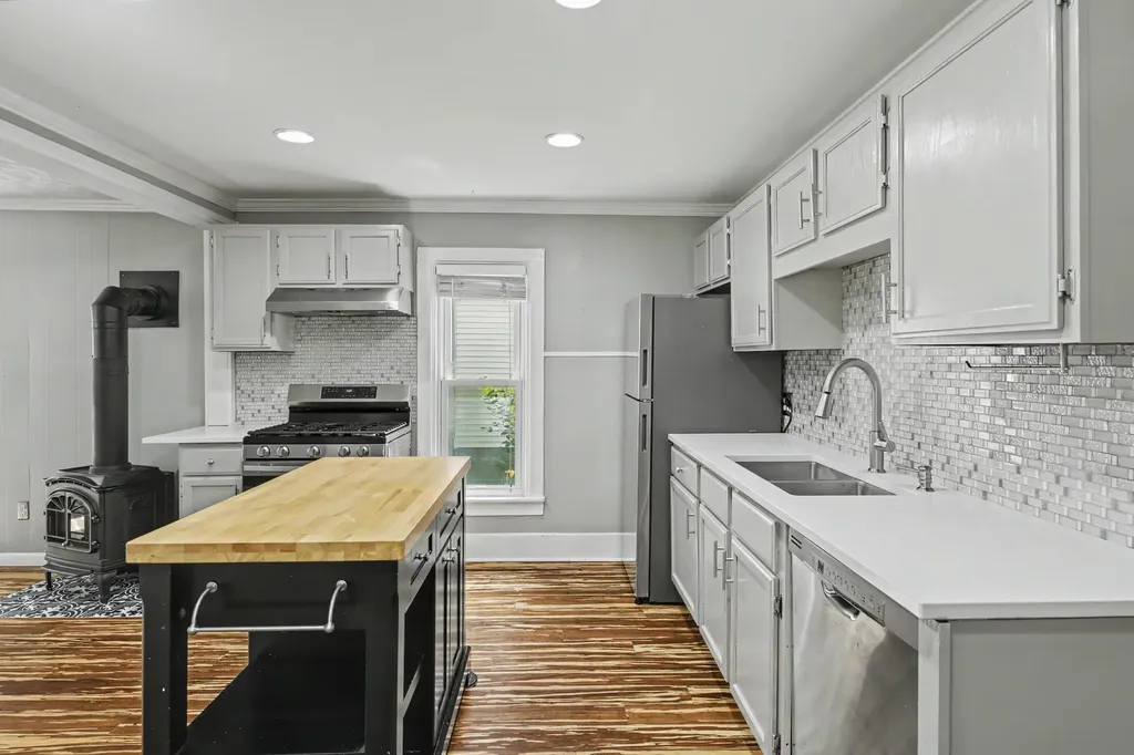 1006 Lincoln Street Traverse City City MI 49686