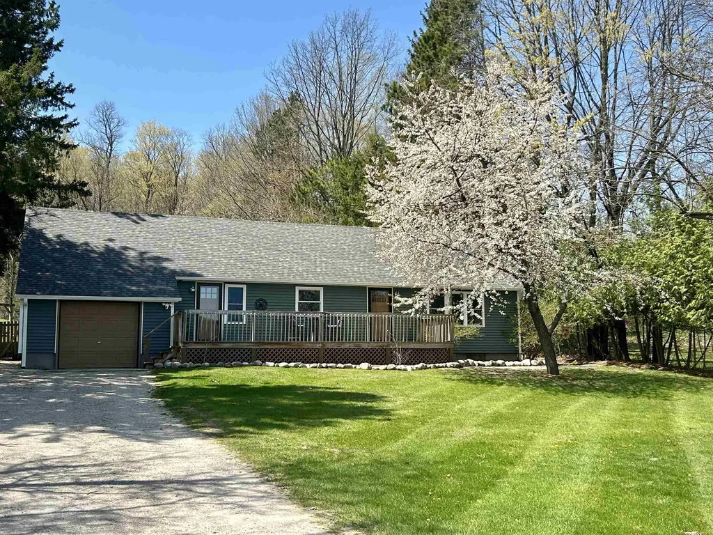 8408 S Schomberg Road Solon Township MI 49621
