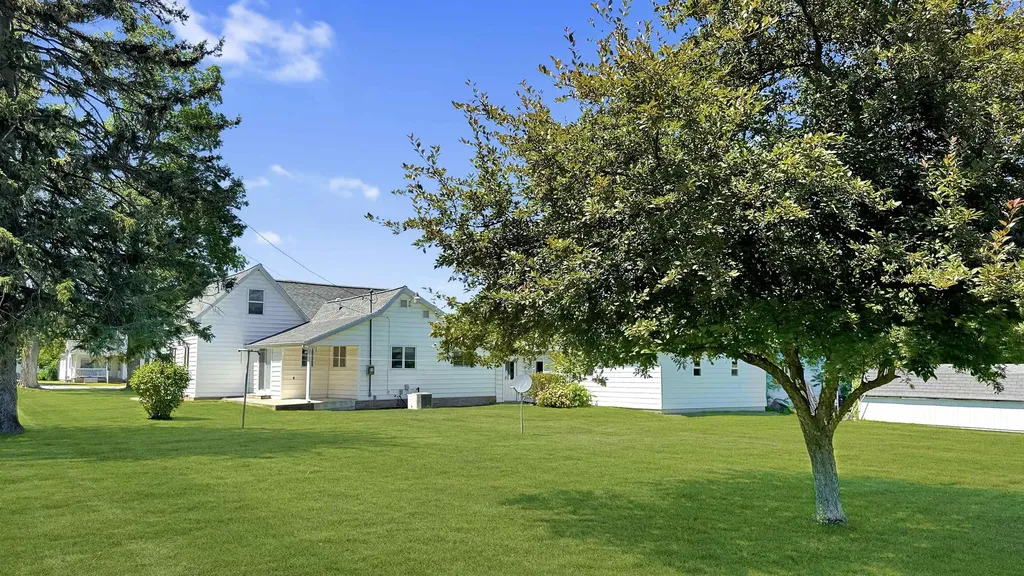 118 N Harrison Street Riverside Township MI 49657
