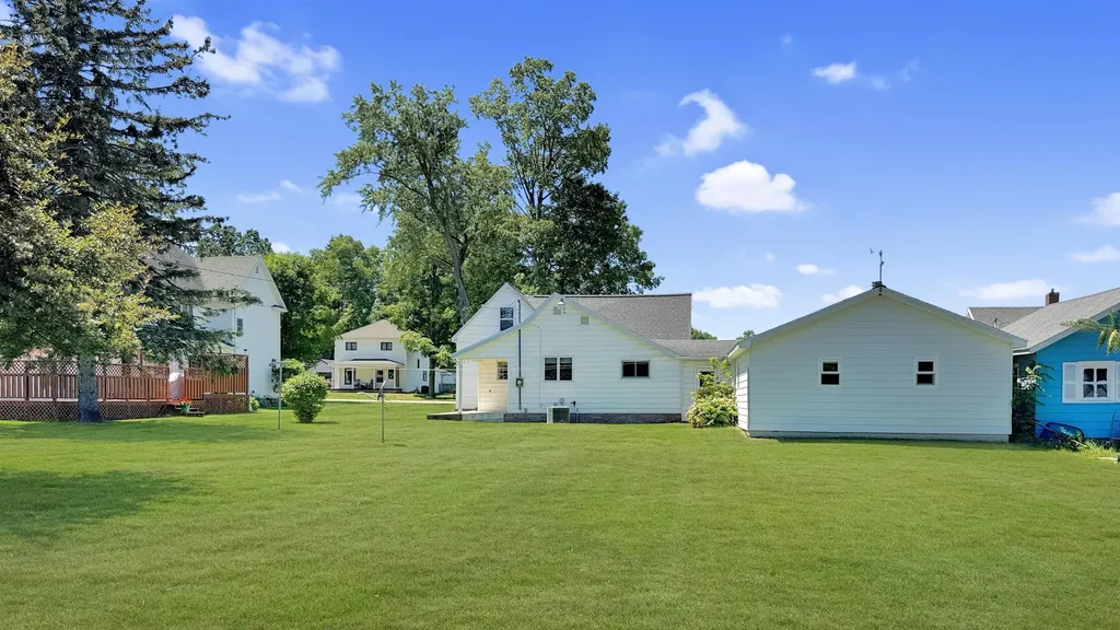 118 N Harrison Street Riverside Township MI 49657