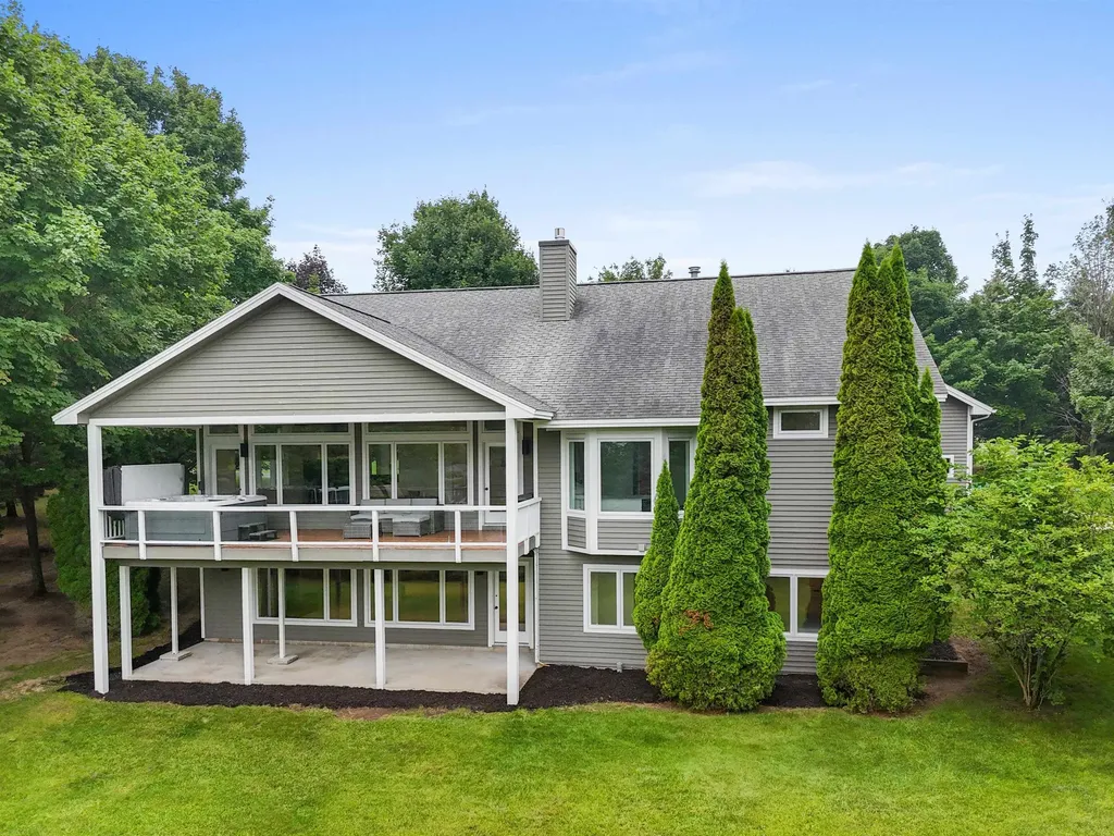 12175 E Old Orchard Trail Suttons Bay Township MI 49682