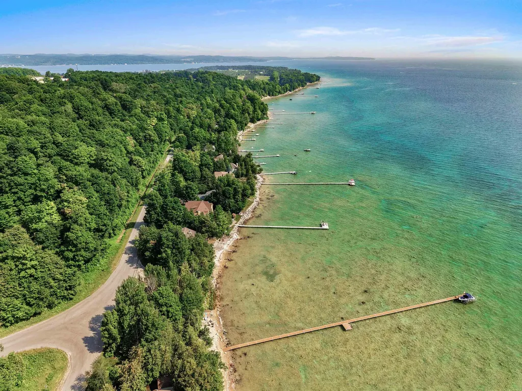 12175 E Old Orchard Trail Suttons Bay Township MI 49682