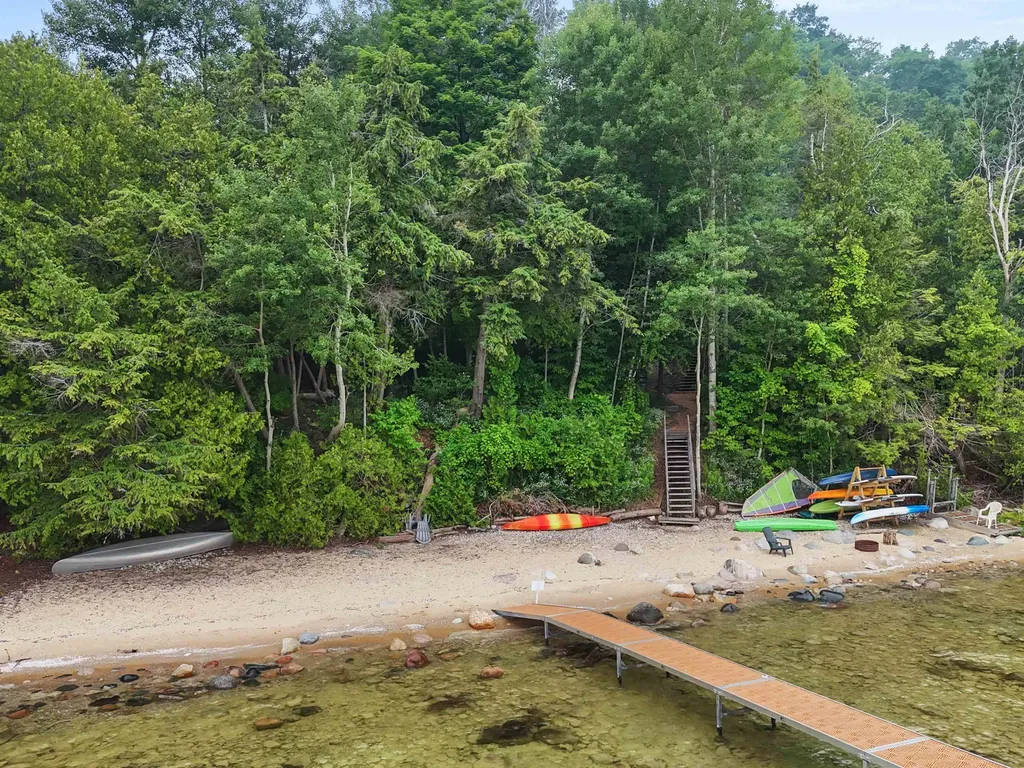 12175 E Old Orchard Trail Suttons Bay Township MI 49682