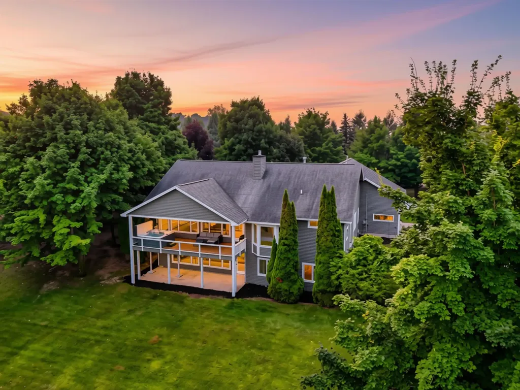 12175 E Old Orchard Trail Suttons Bay Township MI 49682