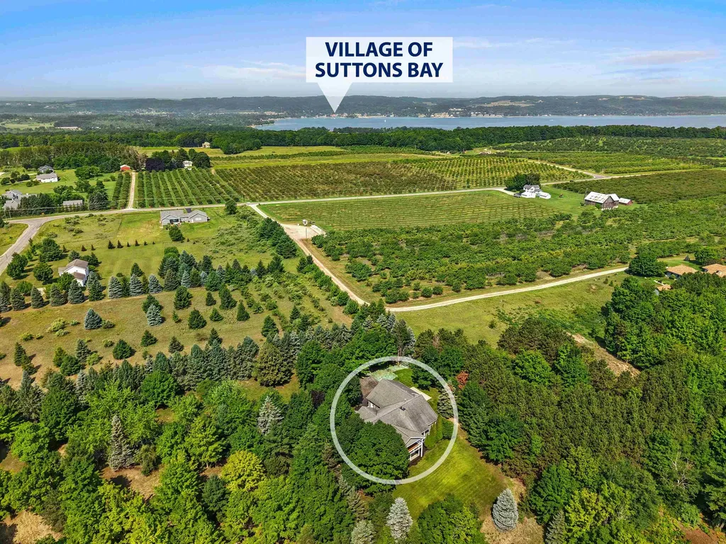12175 E Old Orchard Trail Suttons Bay Township MI 49682