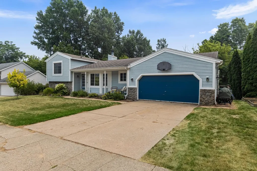 5410 Riverlook Drive NE Plainfield Charter Township MI 49321