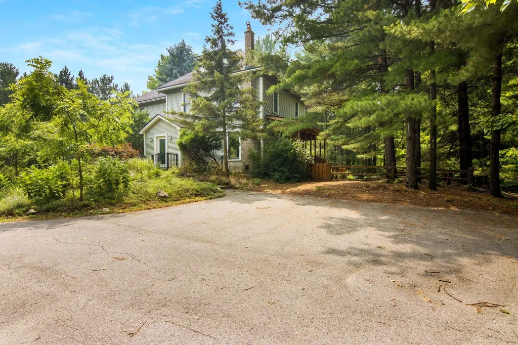 7651 Timberwoods Drive Elmwood Charter Township MI 49684