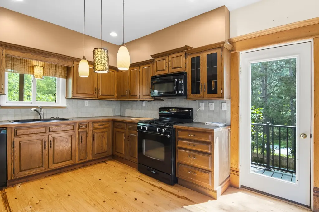 7651 Timberwoods Drive Elmwood Charter Township MI 49684