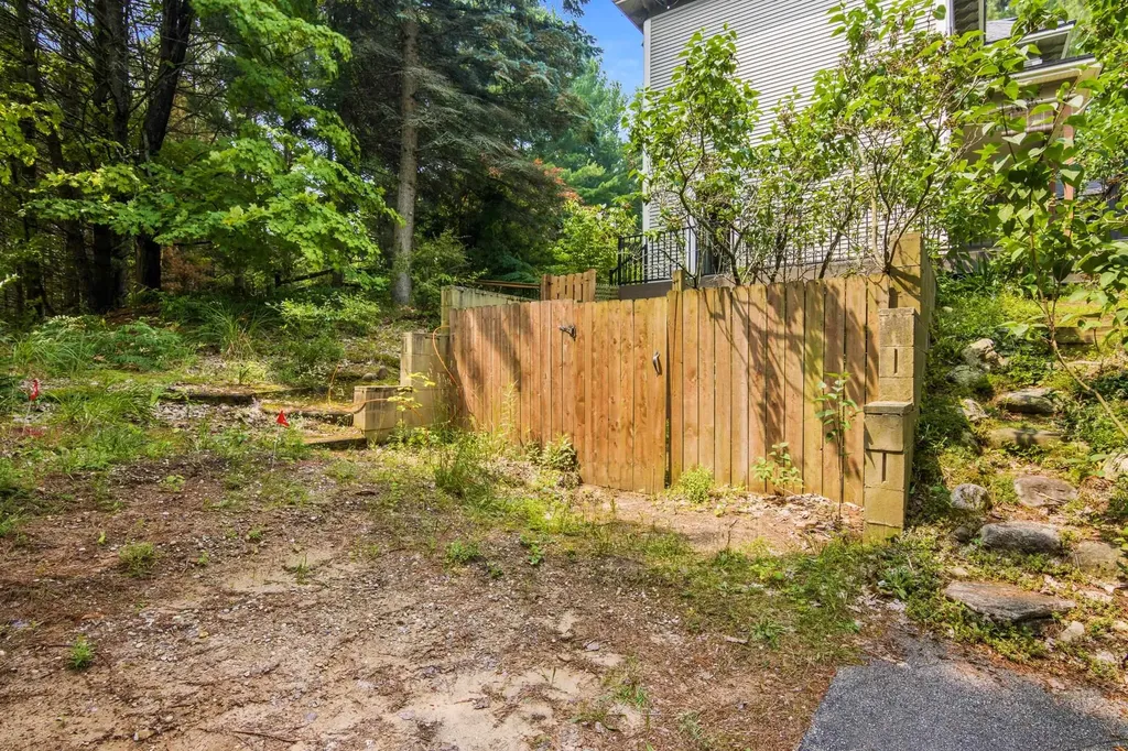 7651 Timberwoods Drive Elmwood Charter Township MI 49684