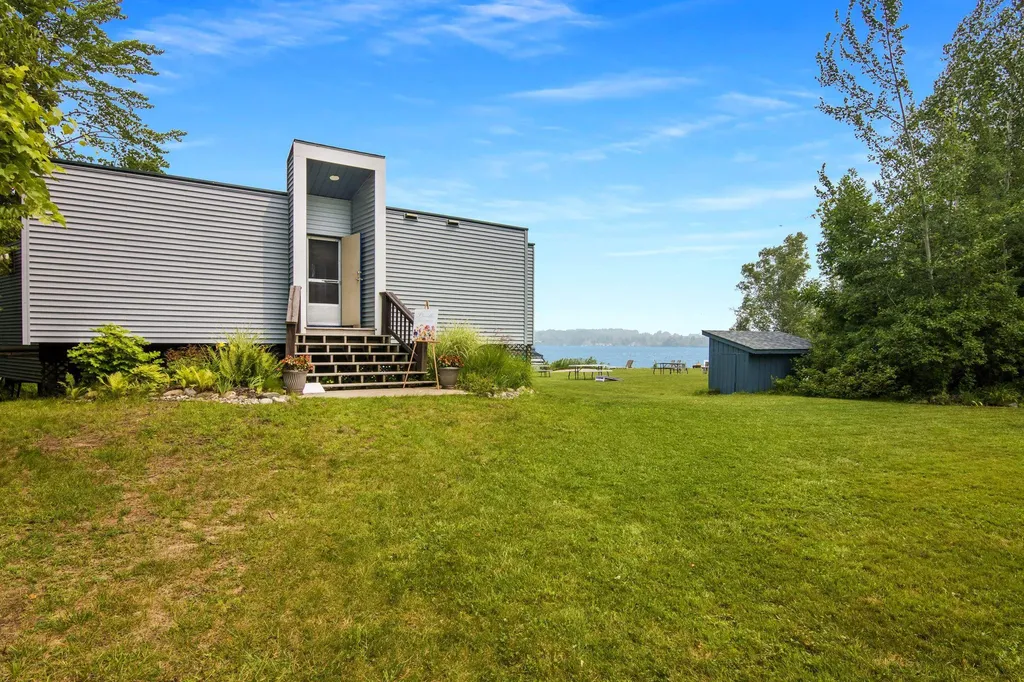 7651 Timberwoods Drive Elmwood Charter Township MI 49684