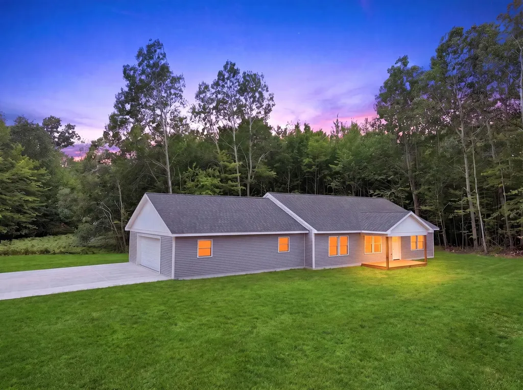 8022 W Blue Road Lake Township MI 49651
