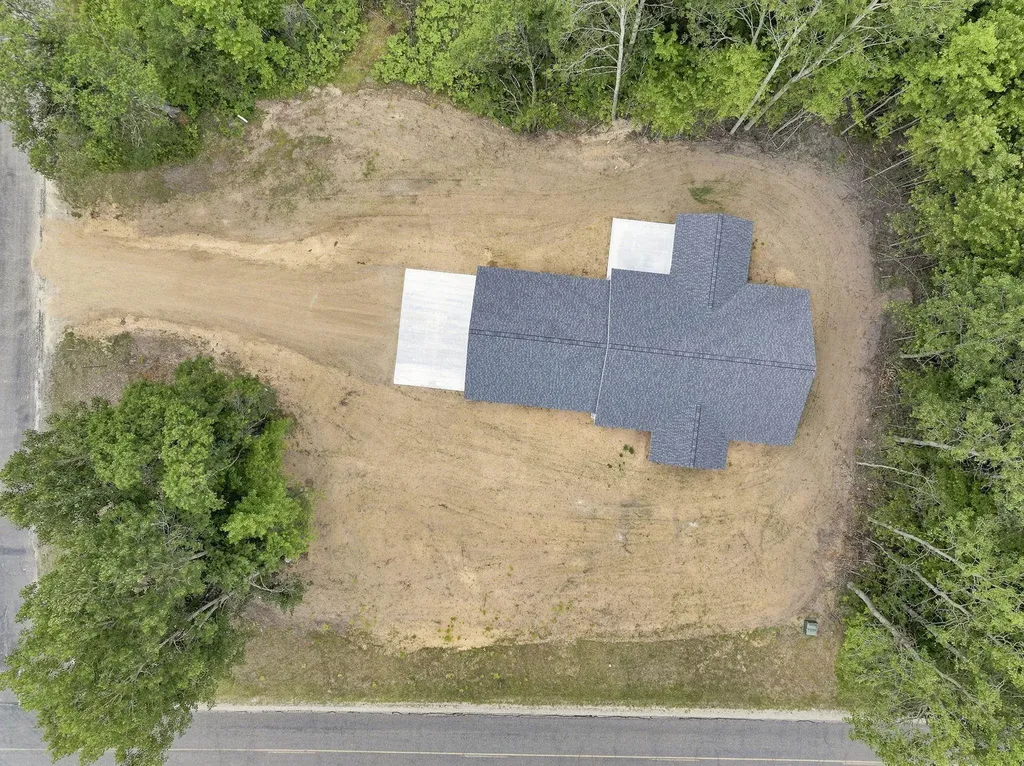 8022 W Blue Road Lake Township MI 49651
