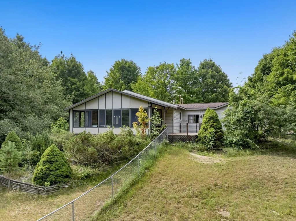 7788 Love Road Benzonia Township MI 49616